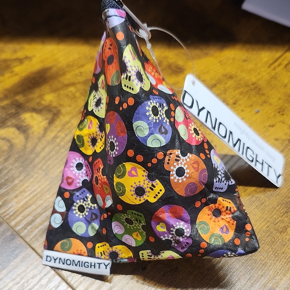 Dynomighty Skull Patterned Mighty Stash Bag Tyvek